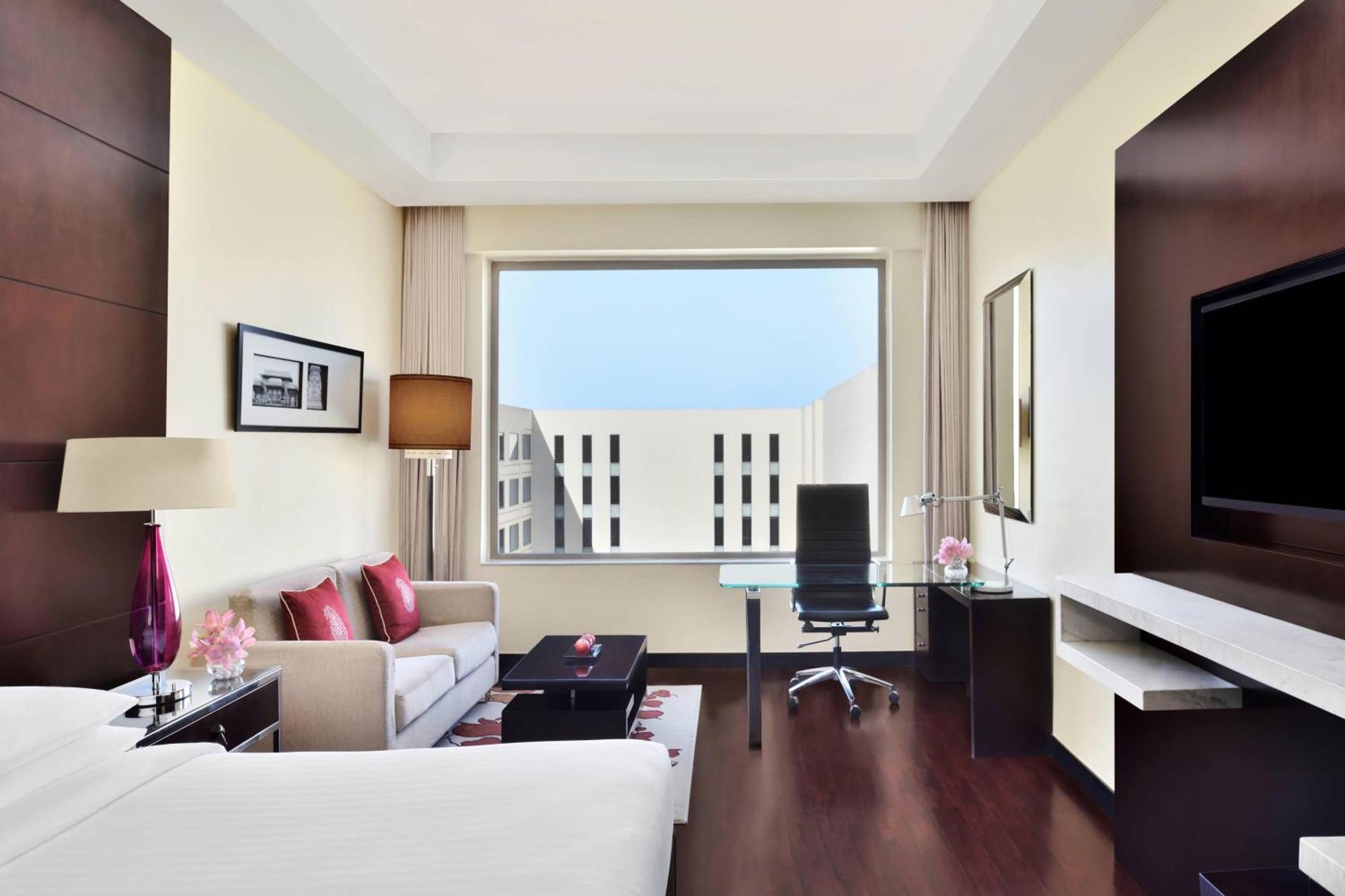 Jaipur Marriott Hotel מראה חיצוני תמונה A typical room at the hotel