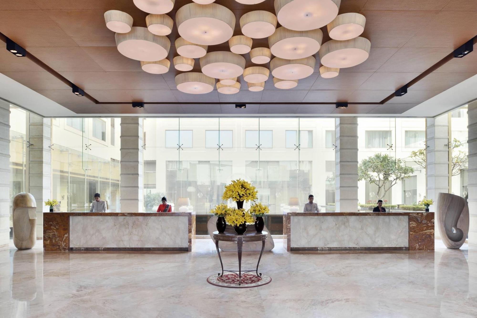 Jaipur Marriott Hotel מראה חיצוני תמונה The lobby of the hotel