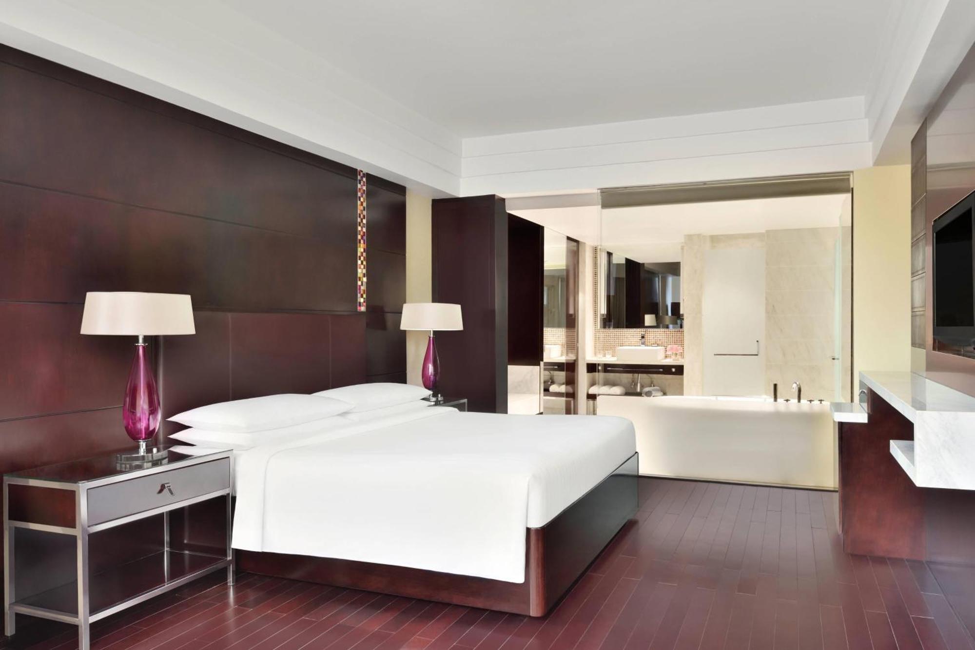 Jaipur Marriott Hotel מראה חיצוני תמונה A guest room at the hotel