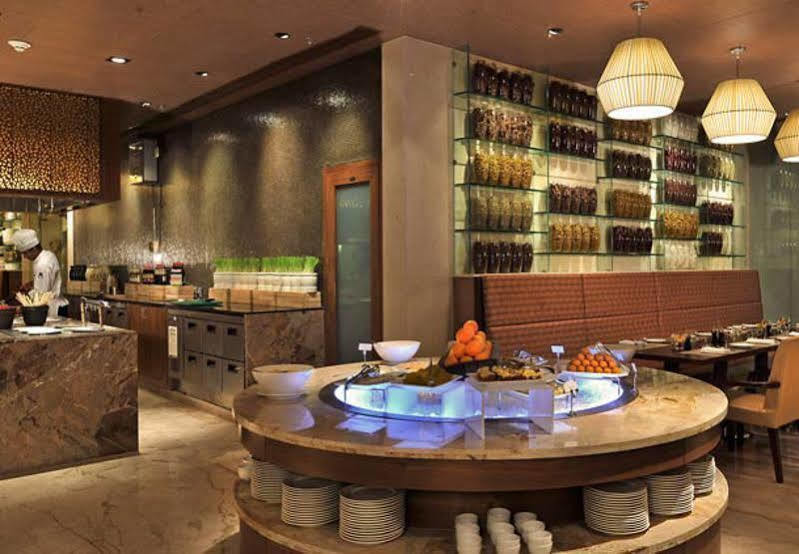 Jaipur Marriott Hotel מראה חיצוני תמונה The interior of the restaurant