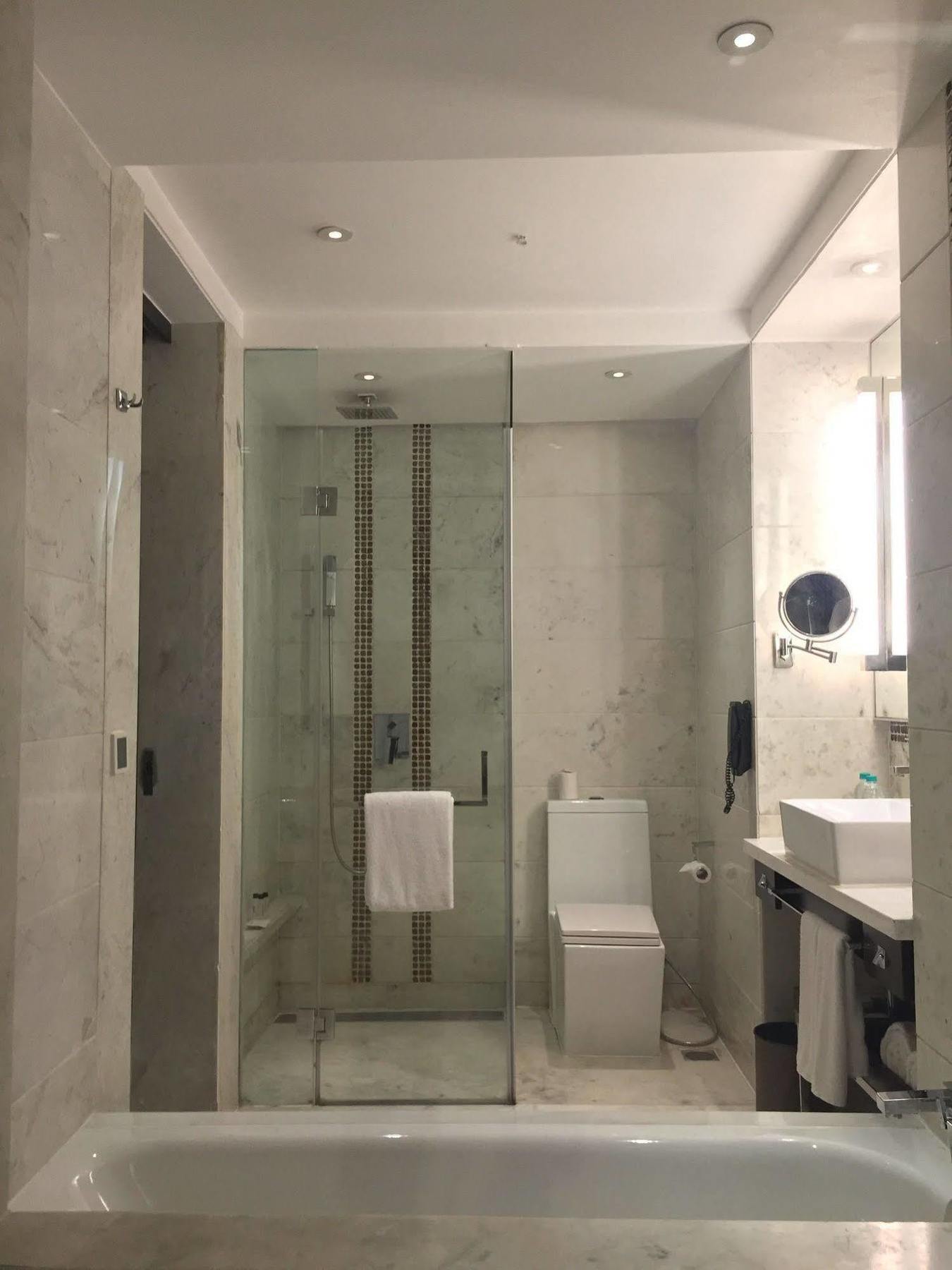 Jaipur Marriott Hotel מראה חיצוני תמונה Bathroom of a hotel room