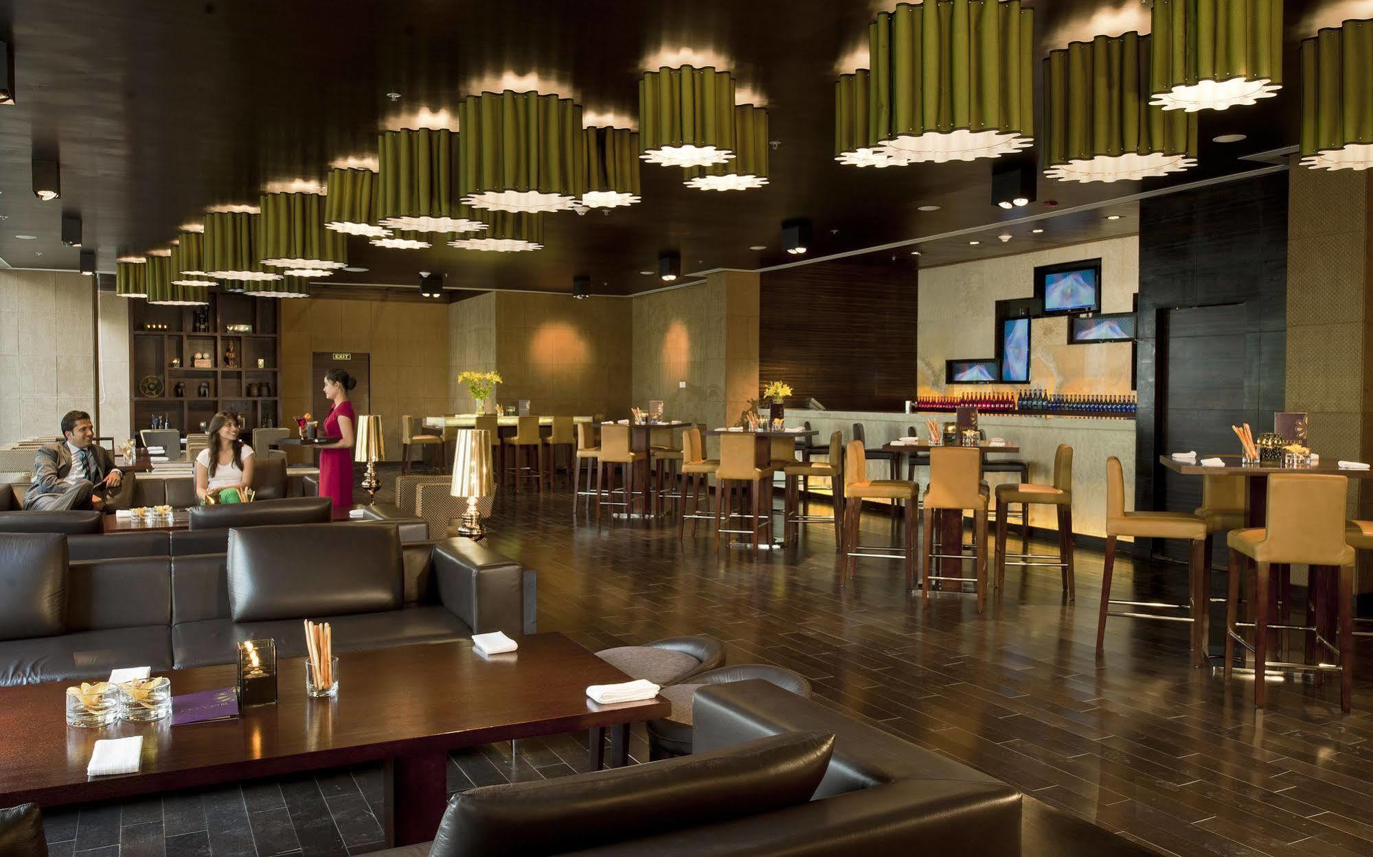 Jaipur Marriott Hotel מראה חיצוני תמונה The interior of the lounge
