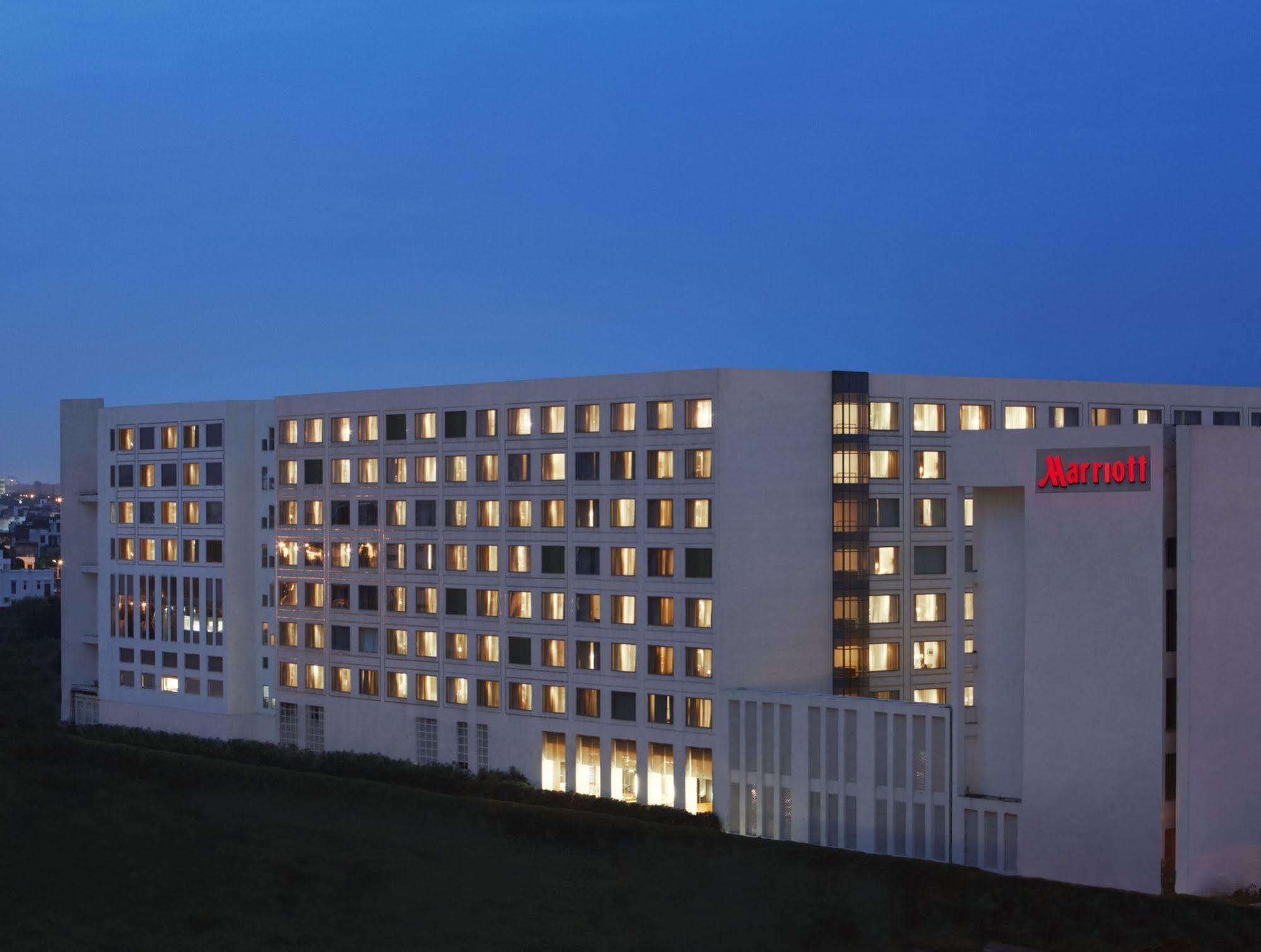 Jaipur Marriott Hotel מראה חיצוני תמונה The new campus of the University of Novi Sad